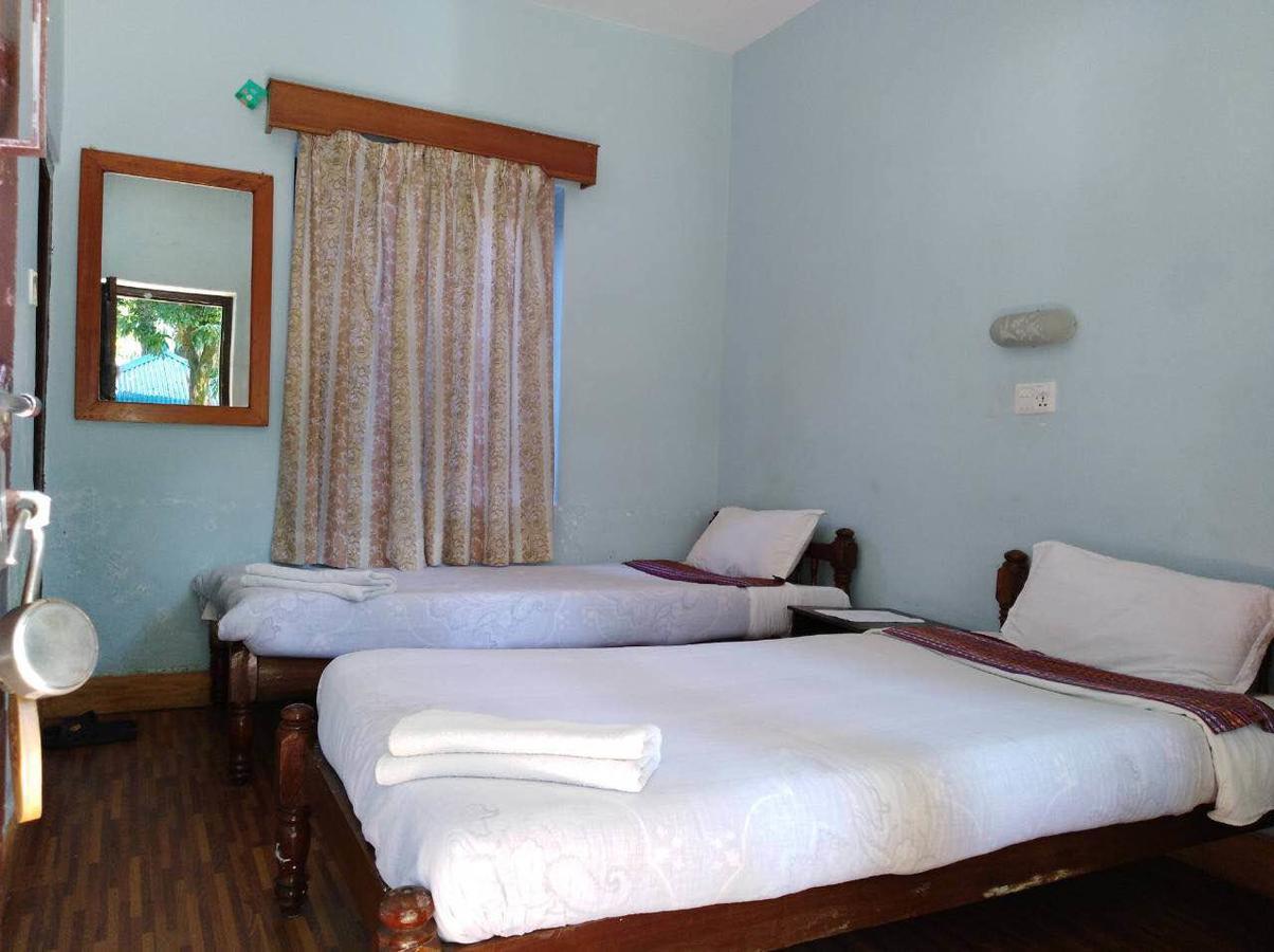 Yeti Guest House Pokhara Exteriör bild
